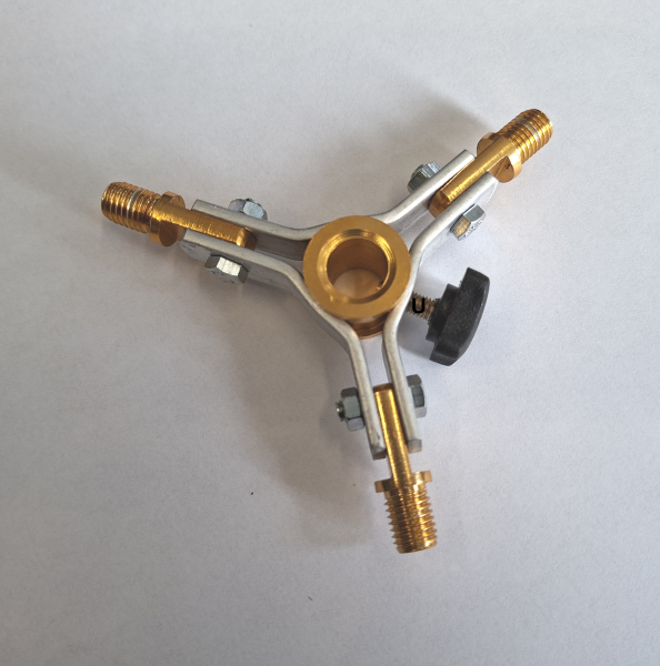 Das Fängt Flexibler Dreibein Adapter